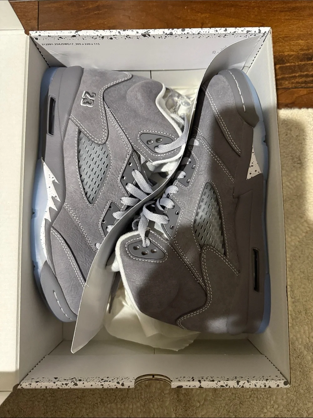 Jordan 5 Wolf Grey size 7Y BNIB